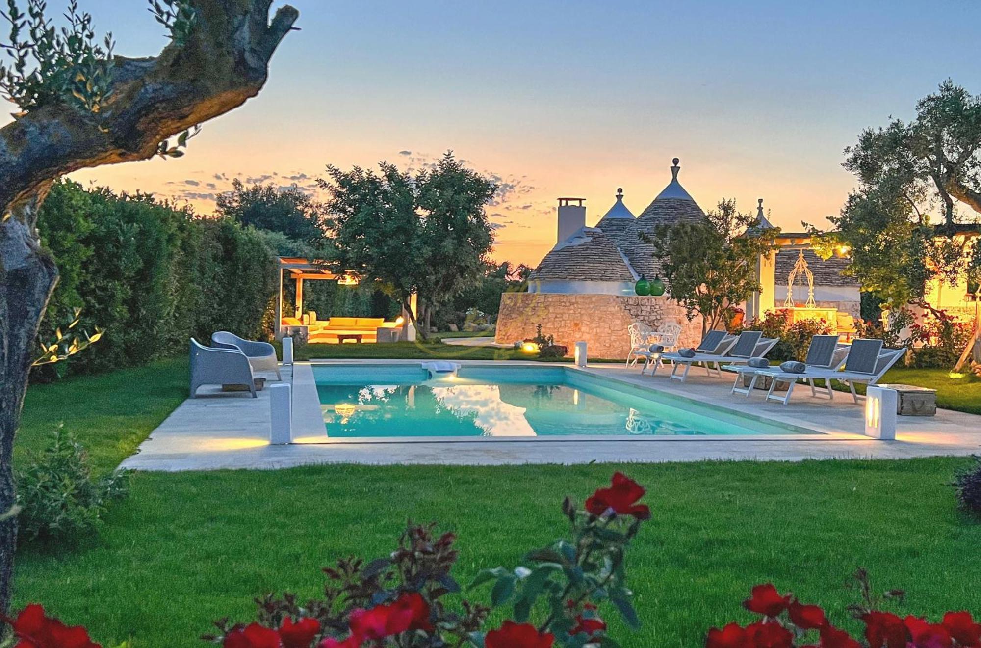 Td Trulli Della Rosatella Typical Trulli With Pool Villa Castellana Grotte Exterior photo